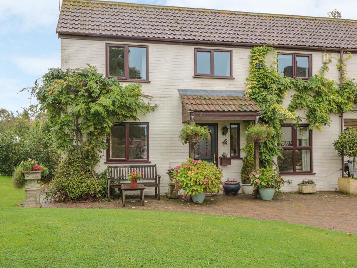 Berrys Place Farm Cottage Gloucester Exterior foto